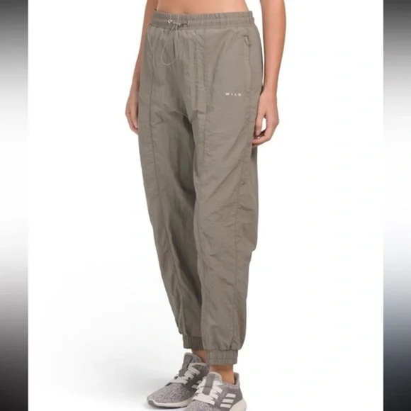 Wilo the Label Parachute Pants in Sage Green Size Xsmall - Picture 1 of 7